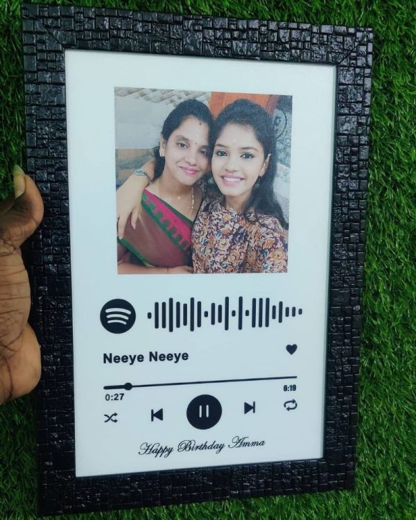 Customized Spotify Photo Frame